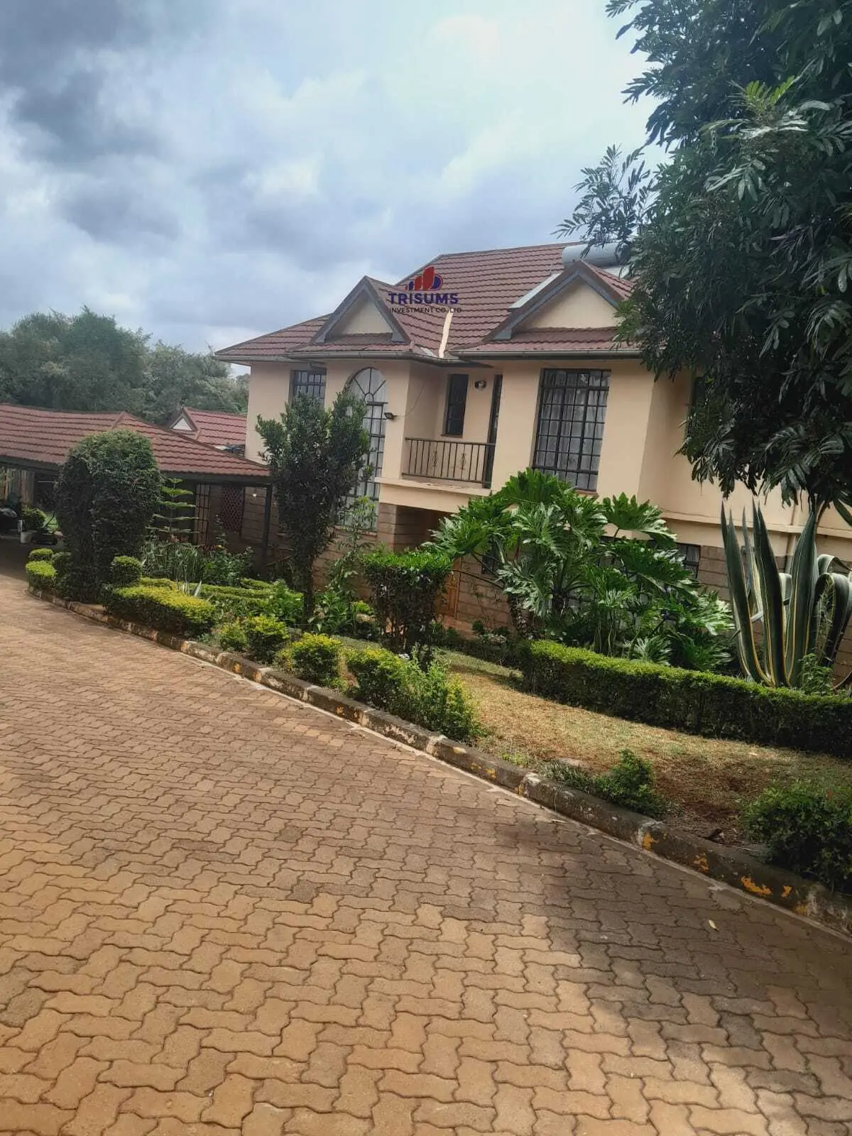 4-Bedroom Townhouse with a Private Swimming pool To Let
